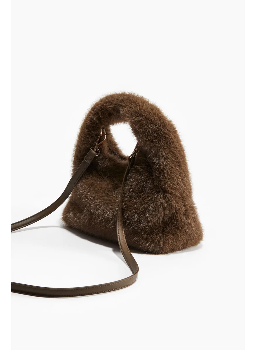 اتش اند ام Fluffy Crossbody Bag