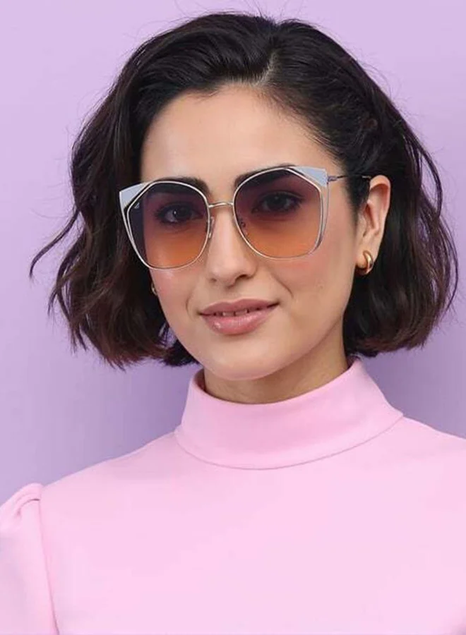 فينسينت تشيس فينسنت تشيس من لينسكارت | نظارة شمسية نسائية عين القطة بإطار كامل مزدوج اللون فضي | اقتصادية | ماركة حديثة وأنيقة | حماية كاملة من الأشعة فوق البنفسجية | مقاس كبير | في سي إس