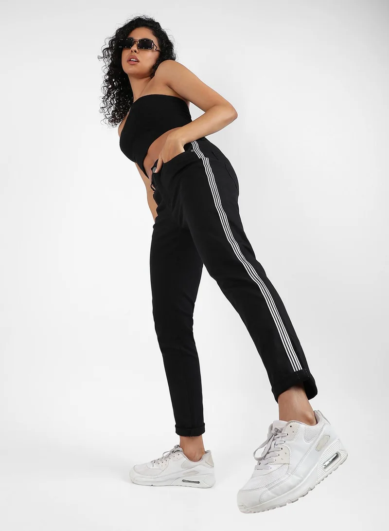 Campus Sutra Campus Sutra Women's Classic Black Dark-Washed Side-Striped Skinny Fit Denim Jeans | Stretchable Cotton Mid-Rise Crafted With Comfort Fit and High Performance For Everyday Wear
