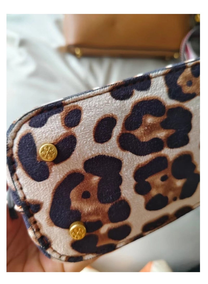 بورش حقيبة كتف توري بورش فاشن كروس بودي مقاس 20*7*14 سم - Image 3