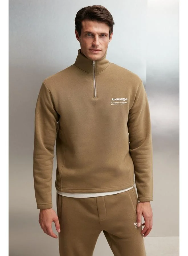 GRIMELANGE Halden Men's fleece-lined stand collar half‑zip sweatshirt with printed details in regular khaki.