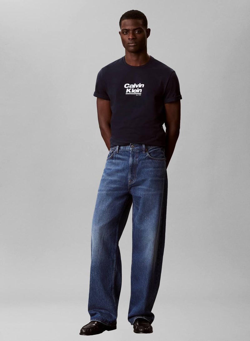 Calvin Klein Jeans تي شيرت بولو جرافيك بياقة دائرية - Image 2
