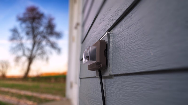 Intermatic WP7000BR Low-Profile Extra-Duty Weatherproof 1-Gang Cover, Bronze - Expandable Front Window, Versatile Mounting, Complete Installation Kit - Protect Outdoor Outlets - Image 3