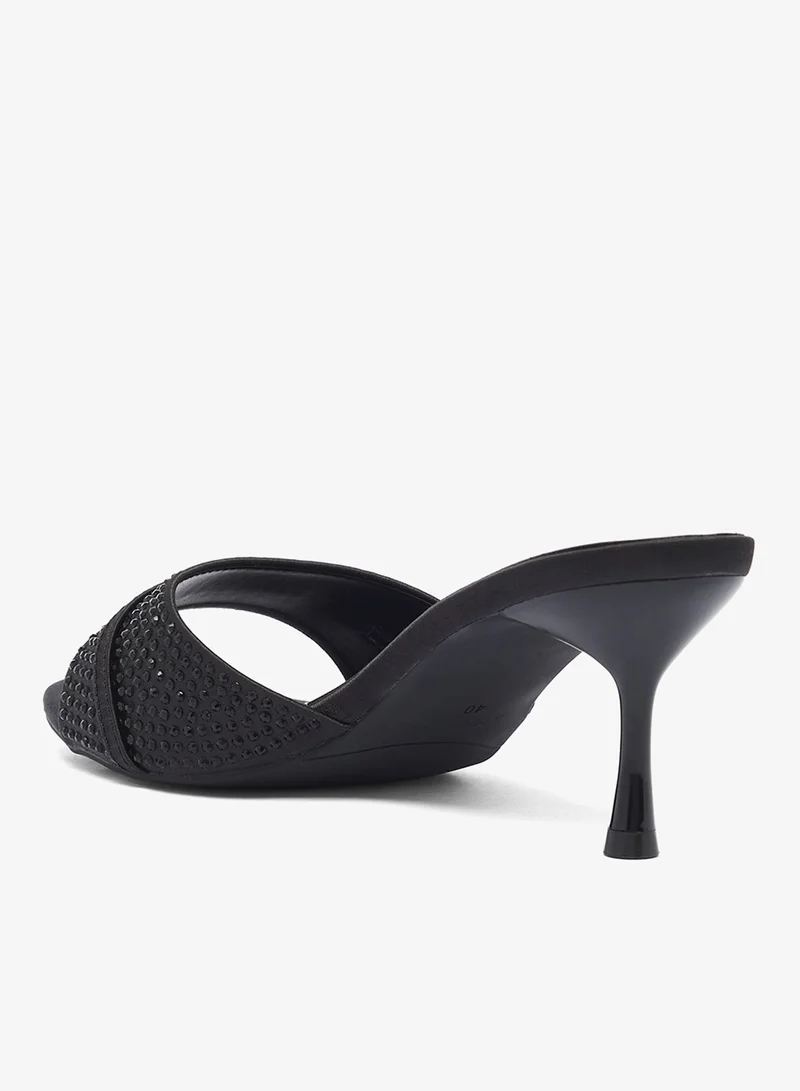 خزانة صنادل بكعب