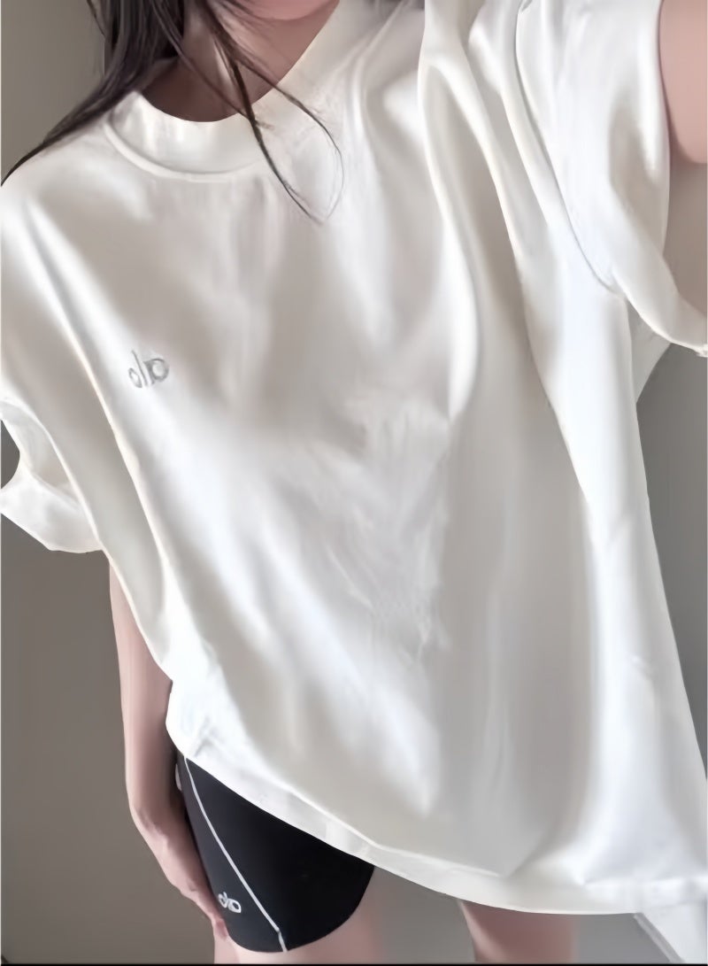 تيشيرت أبيض فضفاض غير رسمي - Image 1