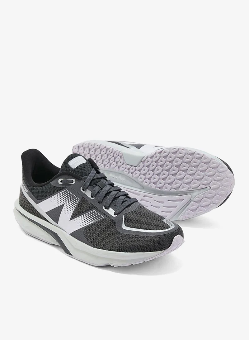 New Balance Flash Sports Shoes