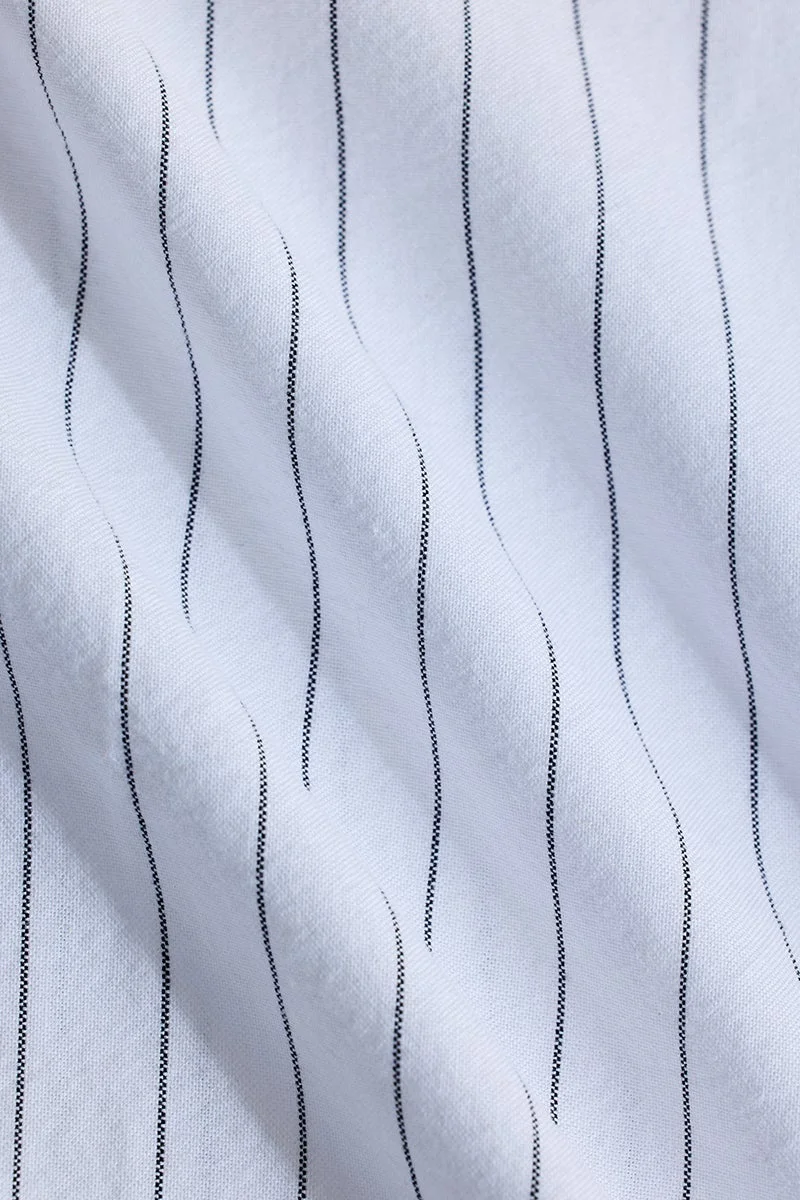 سنيتش قميص أبيض مقاس عادي كبير