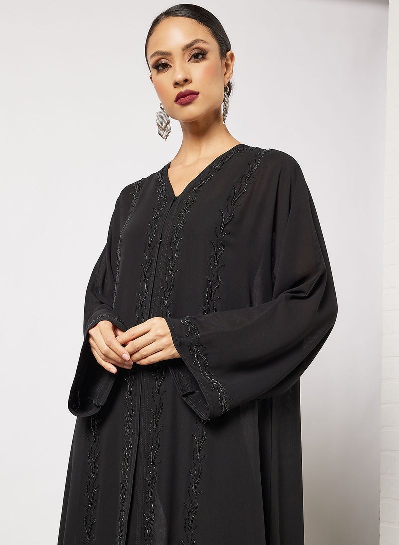 حياة عباية مزينة بقماش مخيط يدوياً - Image 3