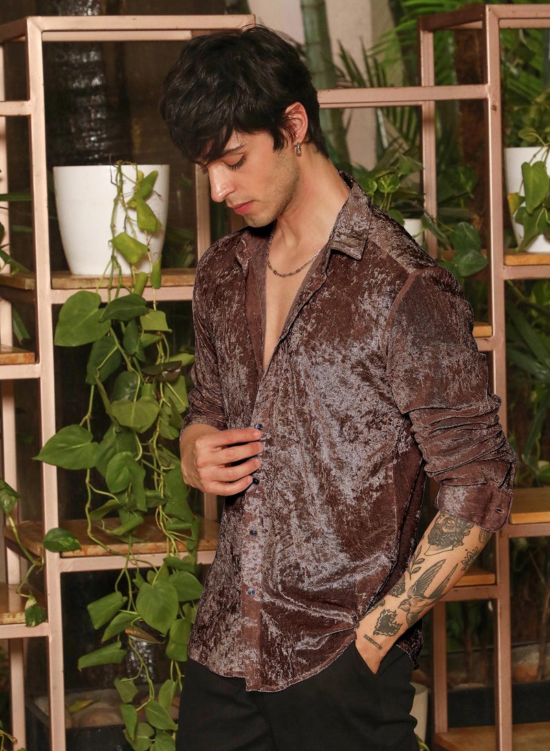 Campus Sutra Campus Sutra Men's Chocolate Brown Solid Velvet Shirt | Slim Fit Full Sleeve Spread Collar Solid Pattern | Velvet Woven Fabric For Club & Casual Wear - Image 2