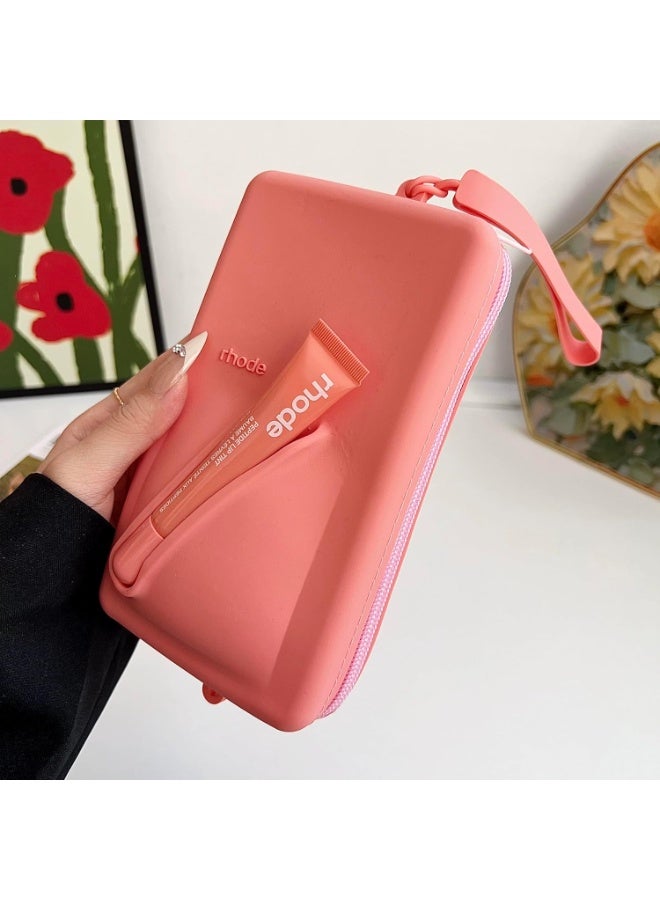 رود حقيبة رود بوتش مع حزام قابل للتعديل وملمع شفاه - حقيبة مستحضرات تجميل صغيرة انيقة للمكياج والسفر والضروريات اليومية (برتقالي 1) - Image 2