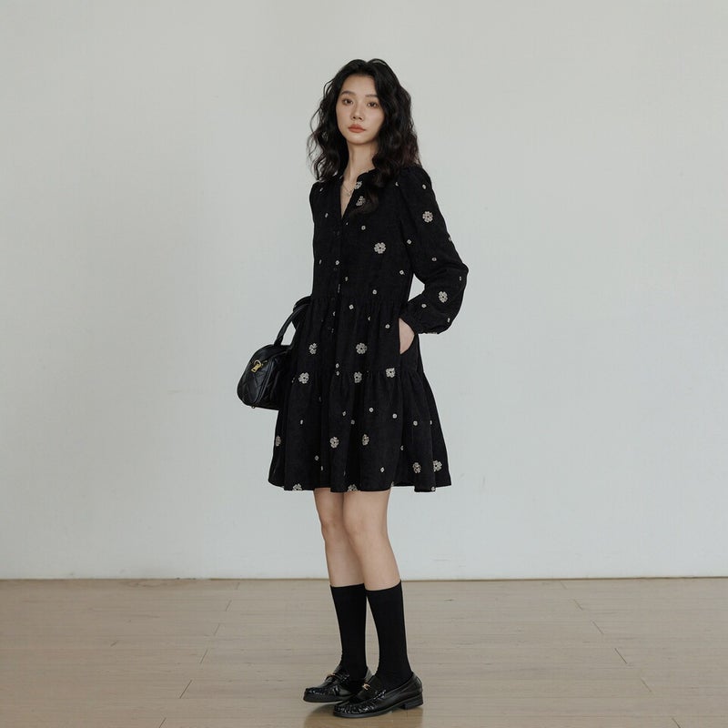 Hepburn style dress, elegant feminine daily styling - Image 4