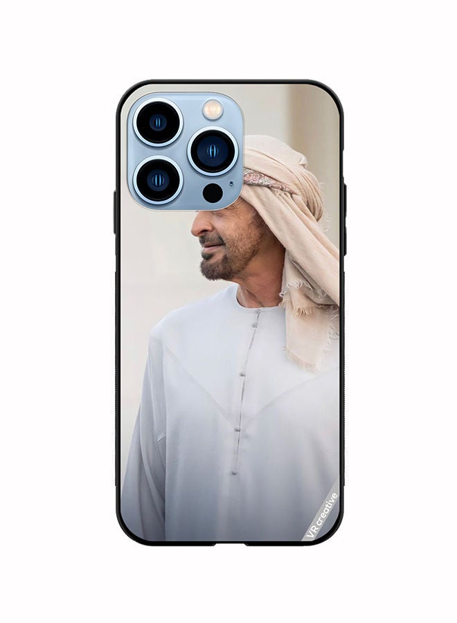 VR CREATIVE غطاء حماية لجهاز آبل آيفون 14 برو ماكس بتصميم الشيخ محمد بن زايد آل نهيان متعدد الألوان - Image 1