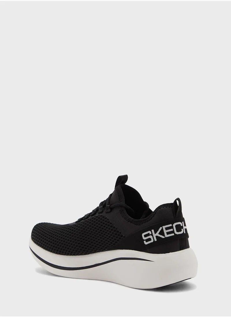 SKECHERS Max Cushioning Essential