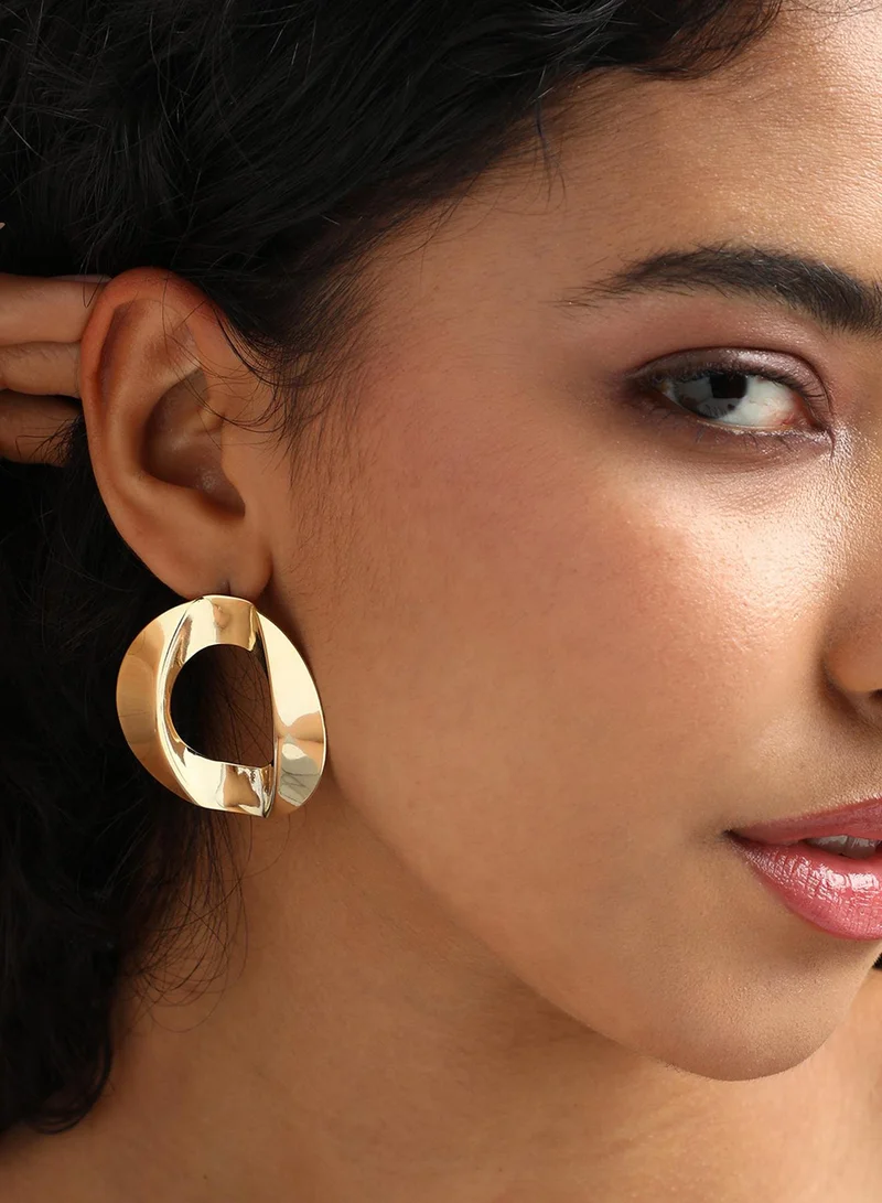 SOHI Twisted Circular Artificial Drop Earring Jewellery