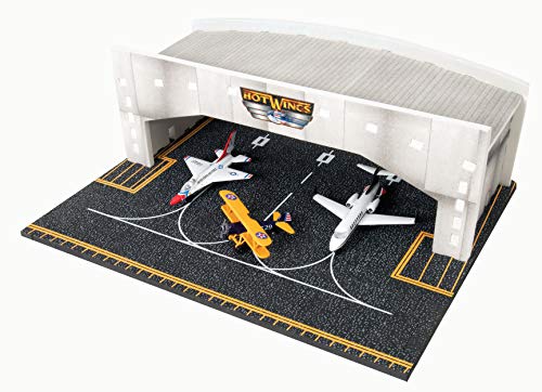 Hot Wings Planes Hot Wings Hangar with Connectible Runway - Image 4