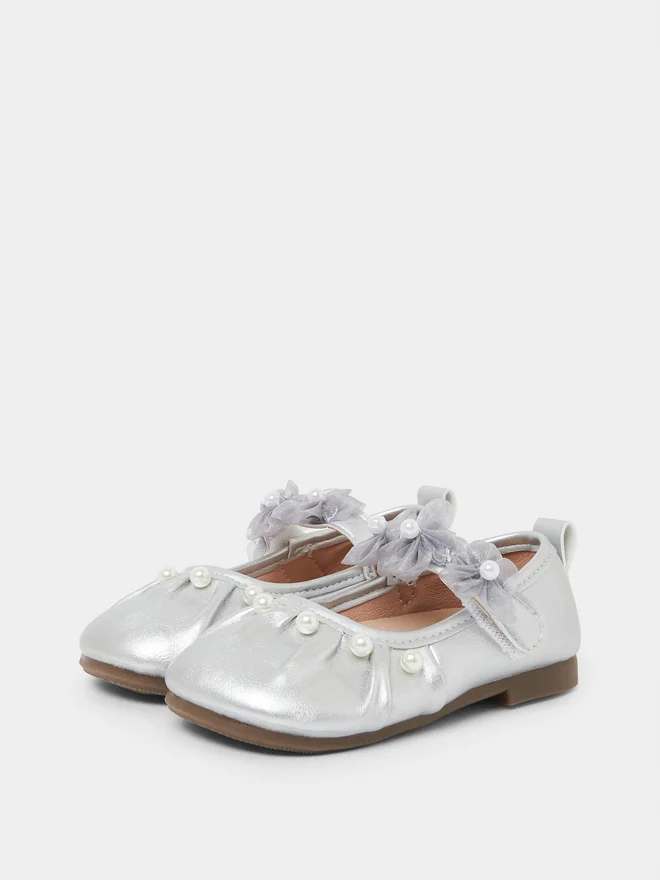 Styli Styli Girls Embellished Velcro Ballerina Shoes