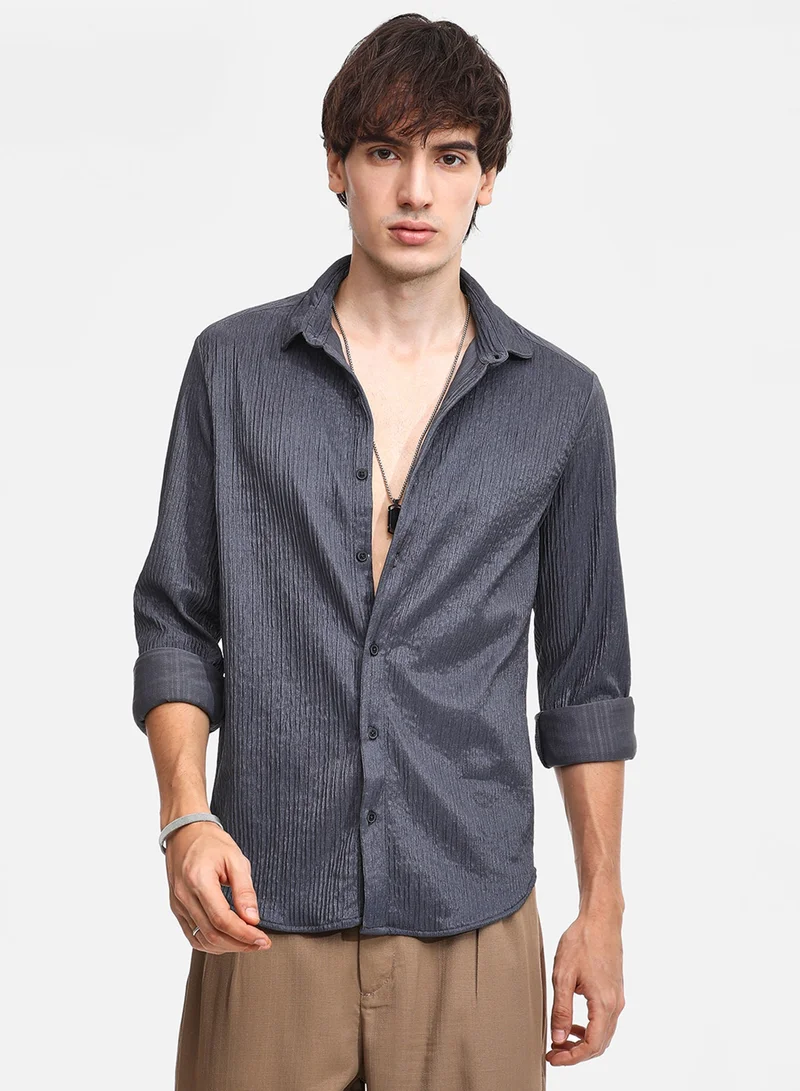 كامبوس سوترا Men's Powder Grey Solid Creased Shirt For Casual Wear | Spread Collar | Long Sleeve | Button Closure | Shirt Crafted With Comfort Fit For Everyday Wear