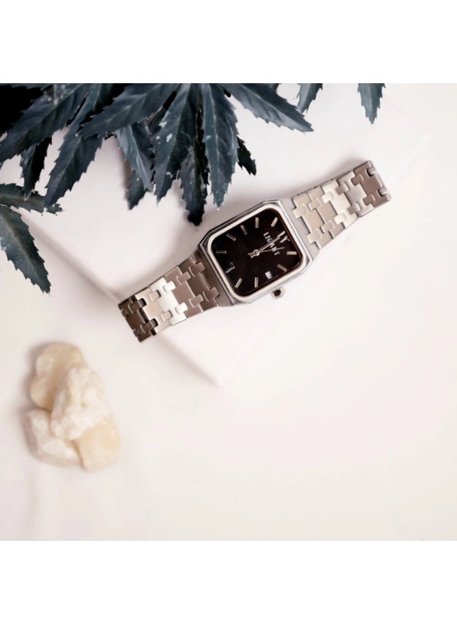 LIGANT Luxury Men's Stainless Steel Watch in Premium Silver - Elegant Modern Design - Rust Resistant Metallic Wristwatch for Business & Formal Events - Image 3