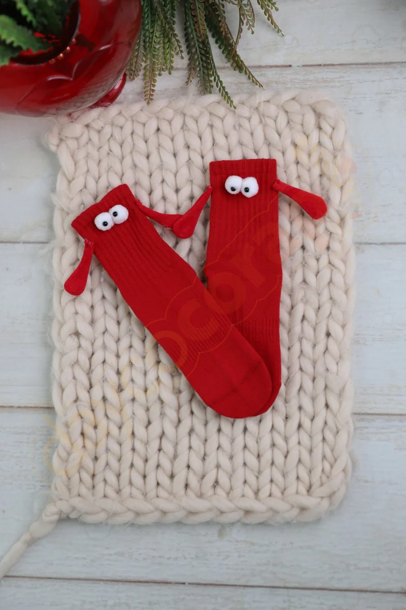 DAYCO Holding Hands Socks Magnetic Friendship & Lover Socks Socket BOY-DYELE101KRMZ