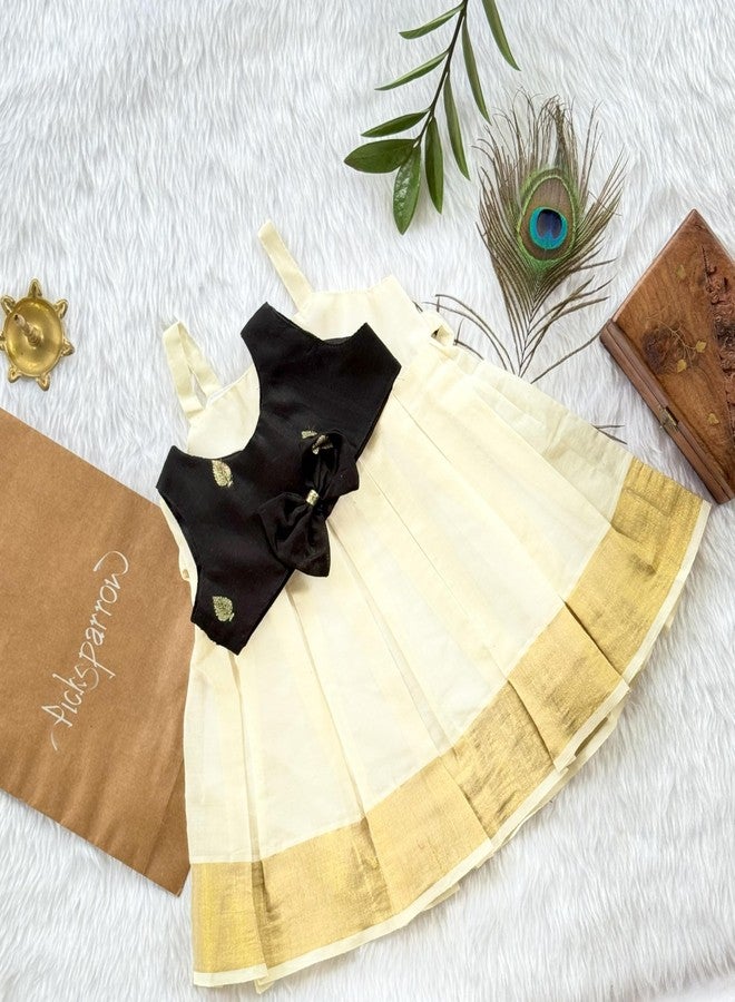 Picksparrow فستان قطني من ماركة بيكسبارو لحديثي الولادة من ولاية كيرالا، بتصميم كاسافو (قطن حرير شانديري، مطوي على شكل صندوق) (3-6 أشهر، أسود) - Image 3