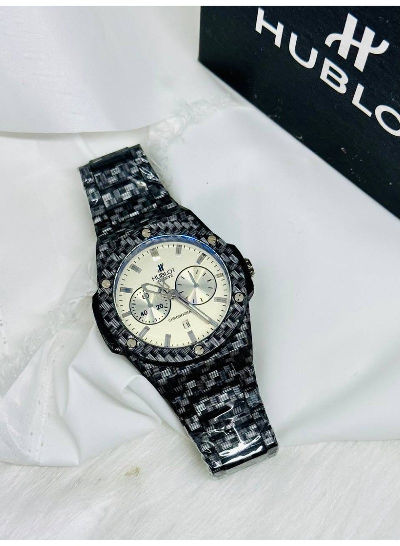 هوبلوت ساعة هوبلو كرونوغراف دائرية للرجال - مينا أبيض/فضي، سوار أسود منقوش