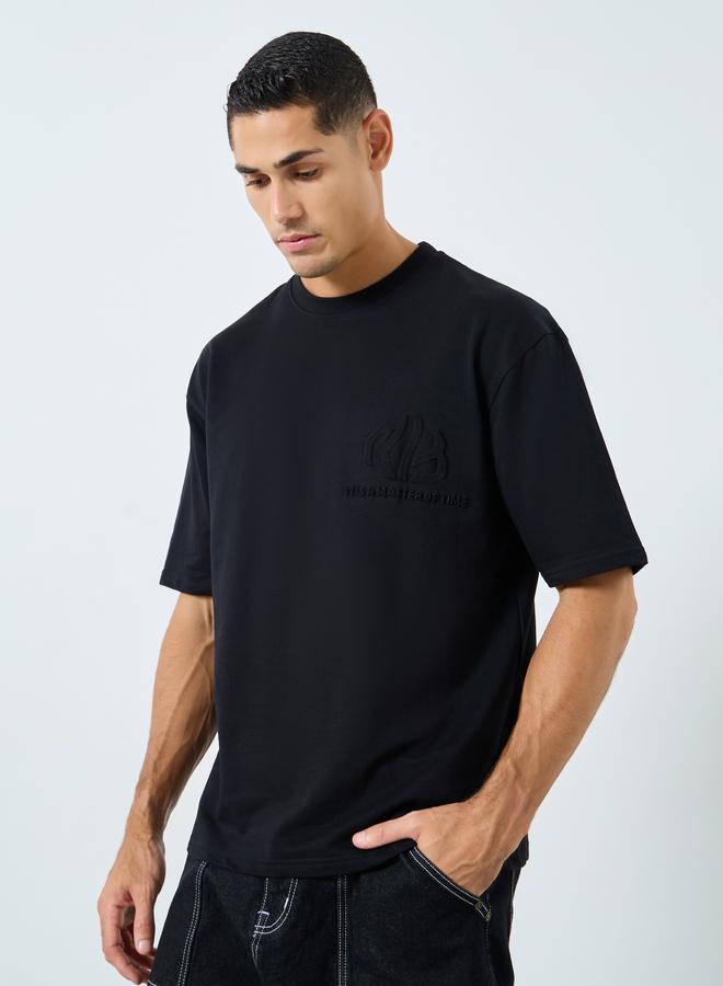 Styli Men Black Oversized Embossed Print T-Shirt - Image 3