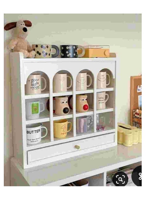 A mug unit for organizing and arranging mugs in a distinctive and different way. A masterpiece in the coffee corner. Divided into different sizes to suit all mugs.