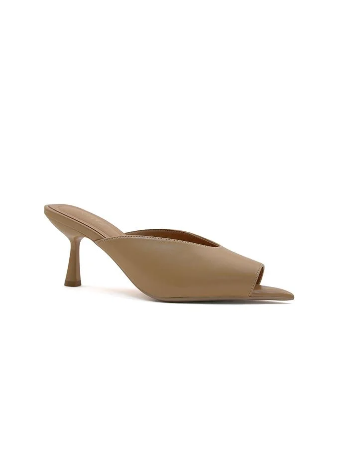 كابلي Heel Slipper – Soft Neutral Elegance