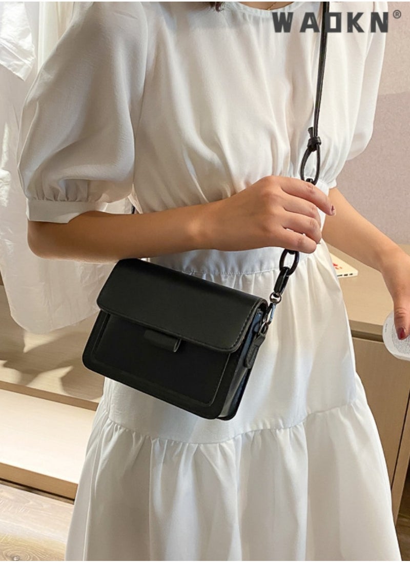 WAOKN - Women's Fashion Retro Crossbody Bag, Casual Fashion Chain Shoulder Bag Messenger Bag for Ladies, College Student Versatile Flip Style Simple Tote Bag Carrying Bag（Black) - Image 1