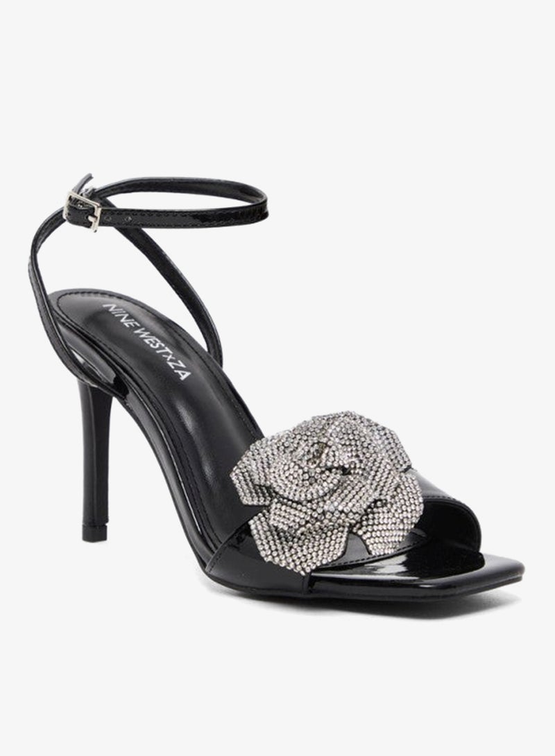 صنادل بكعب خنجري مزينة