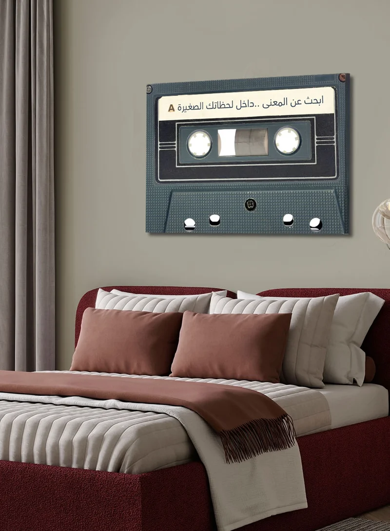 لوحة لوحة كانفاس على إطار خشبي بتصميم شريط كاسيت كلاسيكي