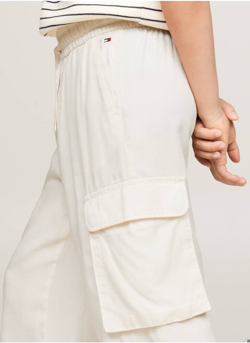 TOMMY HILFIGER Girls' Essential Satin Cargo Trousers -  Tencel™ sateen, Beige  - Image 4