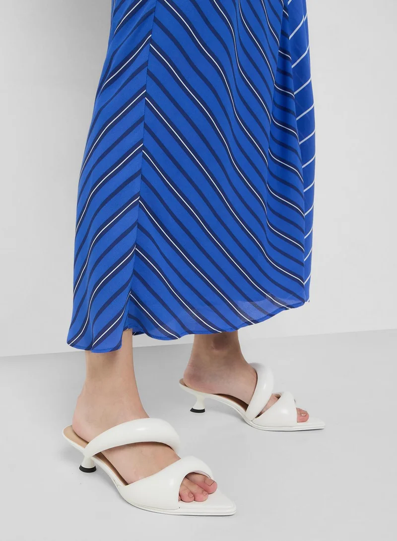جيه دبليو بي Sara Pointed Toe Sandals