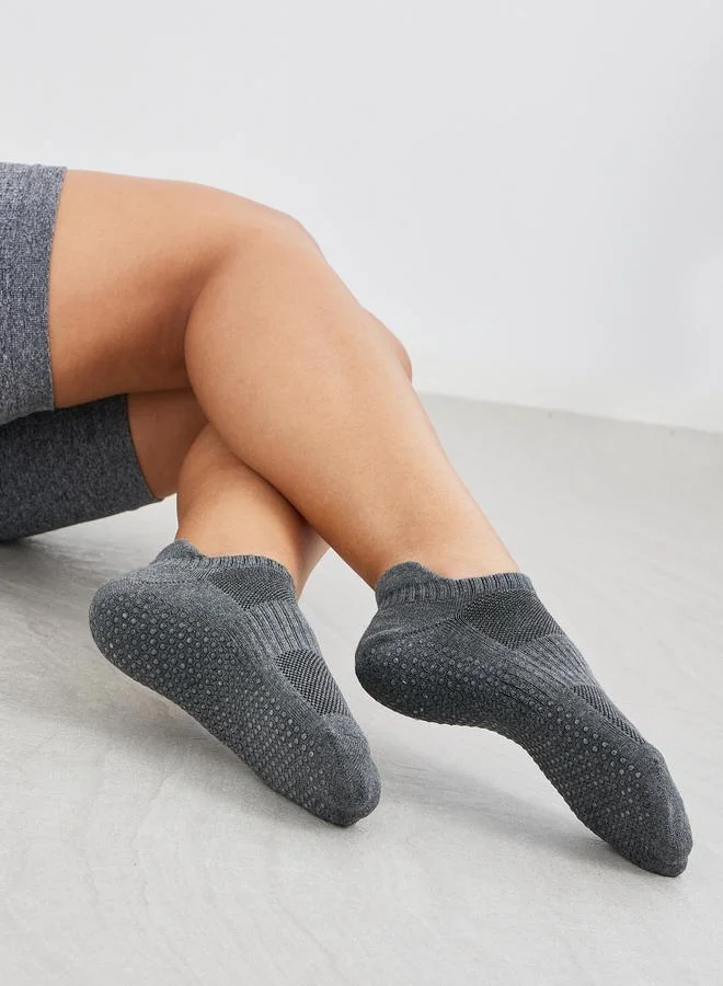 ستايلي Styli Textured Breathable Silicon Pad Tab Yoga Socks