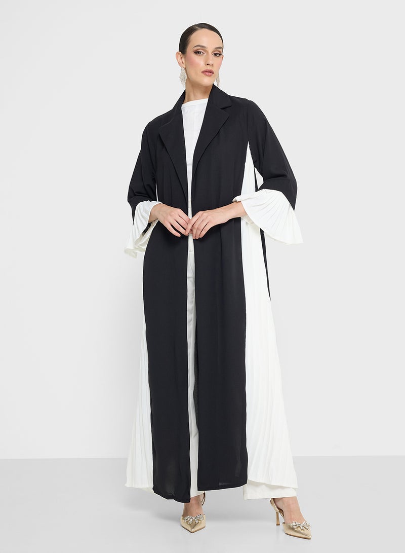 Khizana Colorblock Pleated Abaya - Image 1