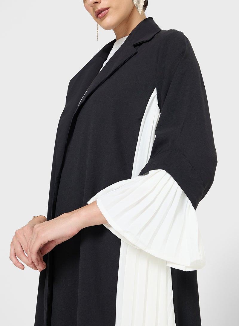 Khizana Colorblock Pleated Abaya - Image 3