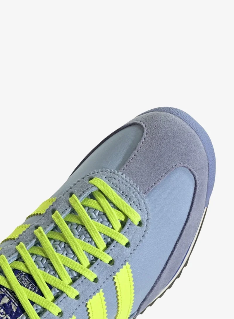 adidas أحذية أديداس     زرقاء للنساء من أوريجينالز