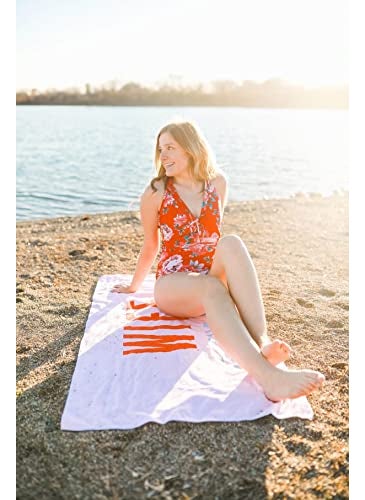 pearhead Pearhead Wife of The Party Beach Towel Bachelorette Party Decor Bride to Be Accessory Bridal Shower Gift  - Image 3