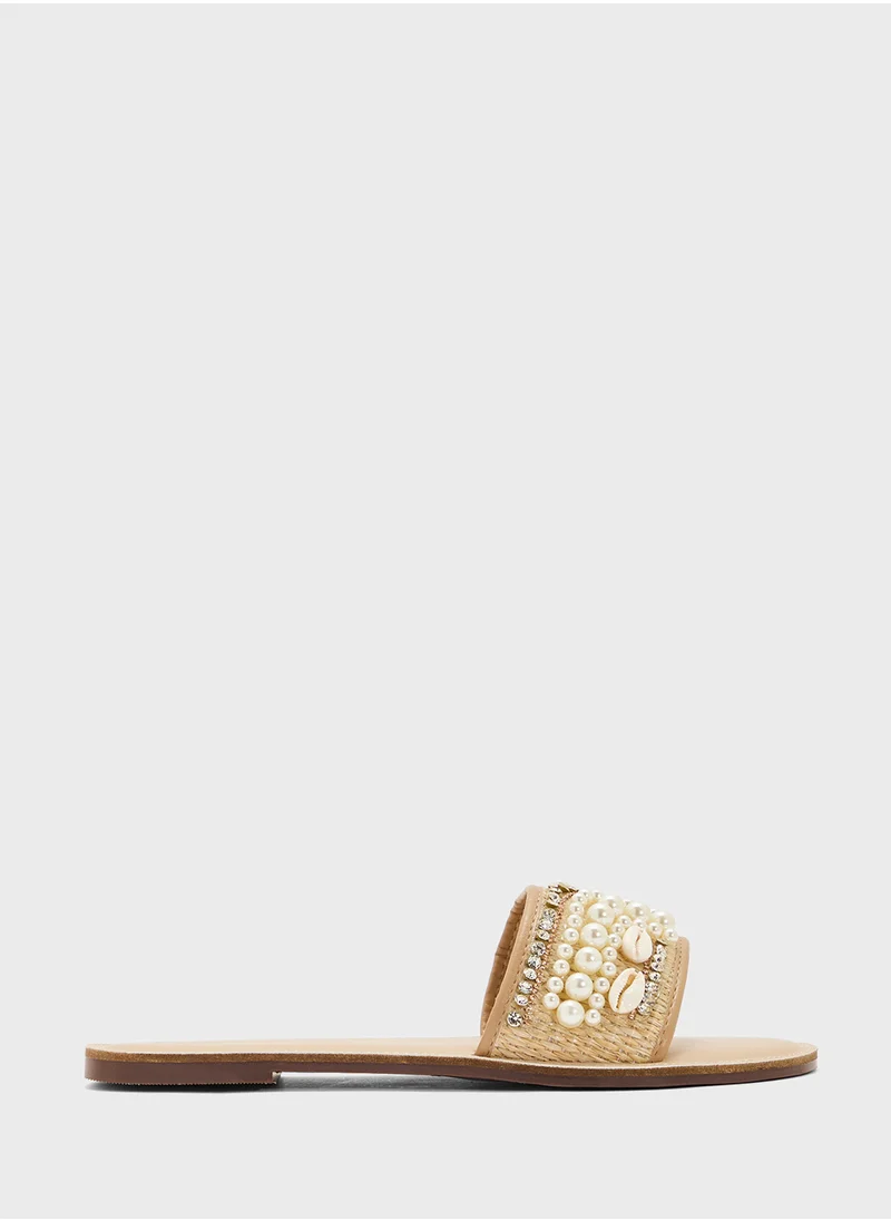 ELLA Flat Sandal With Pearl Strap