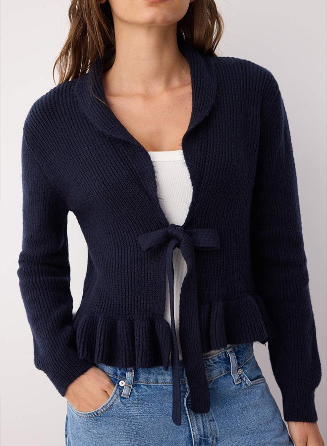 trendyol Navy Blue Crop VNeck Soft Textured Flounced Knitwear Cardigan - Image 3