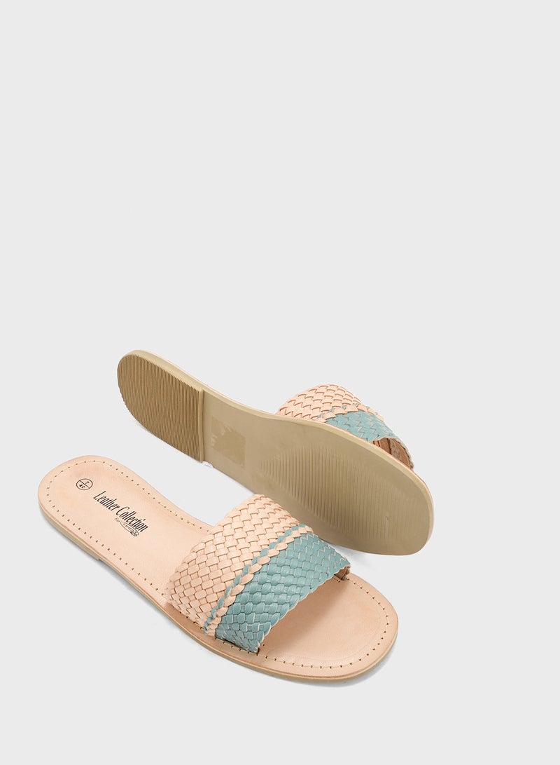 ايلا صندل صيفي مسطح مخطط - Image 3