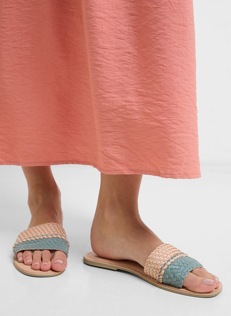 ايلا صندل صيفي مسطح مخطط - Image 5