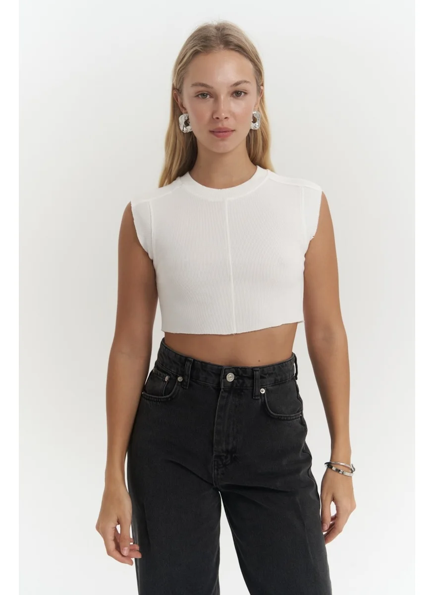 Mai Collection Swipe White Wash Crop