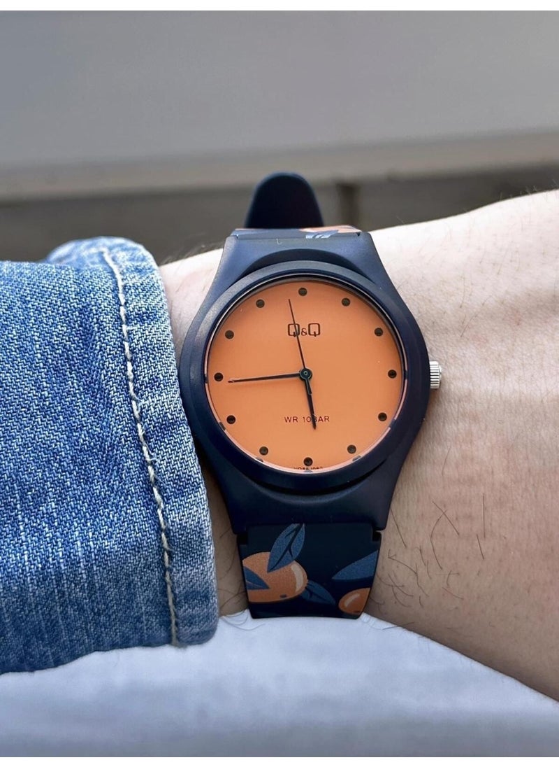 Q&Q unisex Waterproof Plastic Band Wristwatch  - Image 2