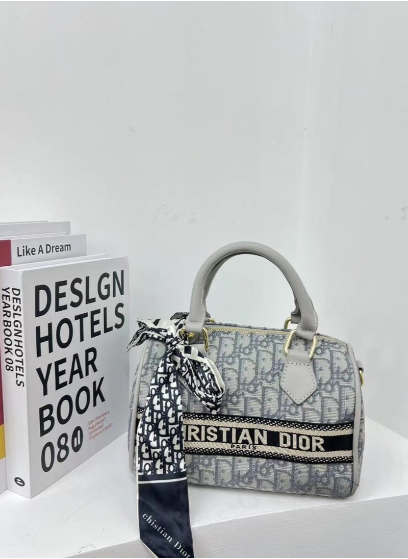 Dior - Christian Dior bag with an elegant, attractive and wonderful design that suits all occasions - Image 1
