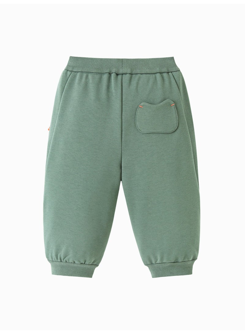 ميني بالا بنطلونات جوجر مناسبة للراحة للاطفال غير جنس محدد، بوسط مرن، تفاصيل زينة لطيفة، جيوب جانبية، كميات ذات أضلاع ملموسة، ناعمة ومريحة، مثالية للارتداء اليومي والوقت اللعب بنطلونات - Image 5