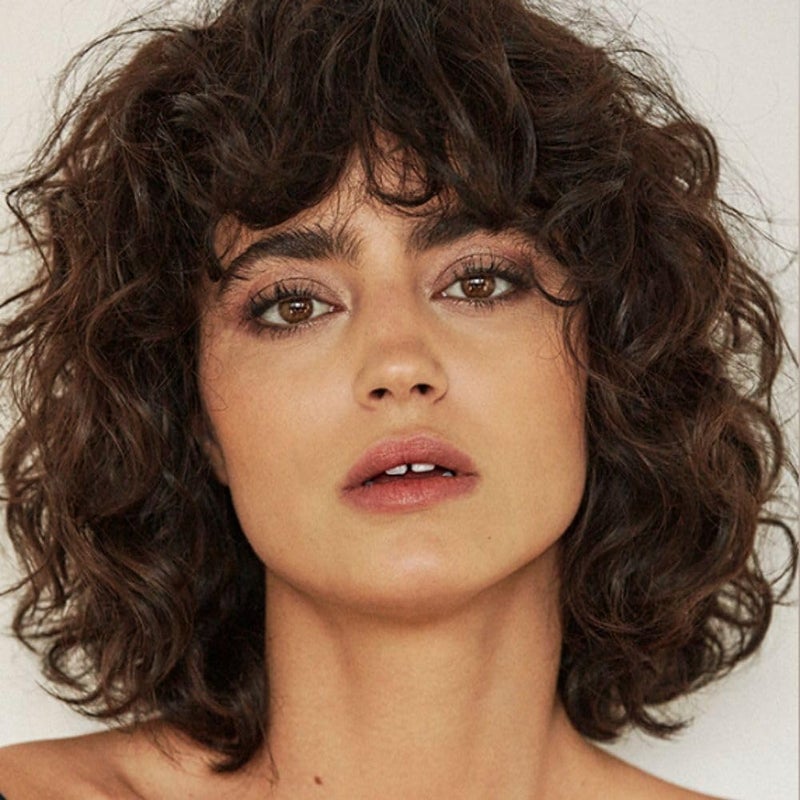 Kaneles Short Brown Curly Wig Womens Bob Wig with Bangs Shoulder Length Naturel Hair Wigs for Daliy Party Use