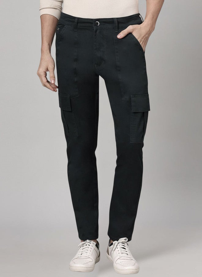 Hence Men Relaxed Mid-Rise Easy Wash Cotton Cargos in Black - Image 1