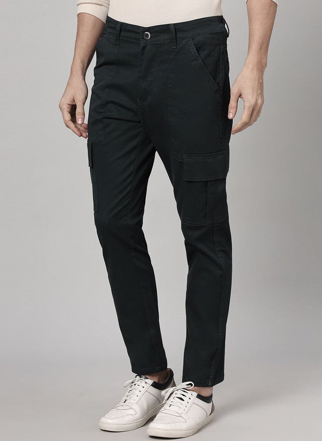 Hence Men Relaxed Mid-Rise Easy Wash Cotton Cargos in Black - Image 2