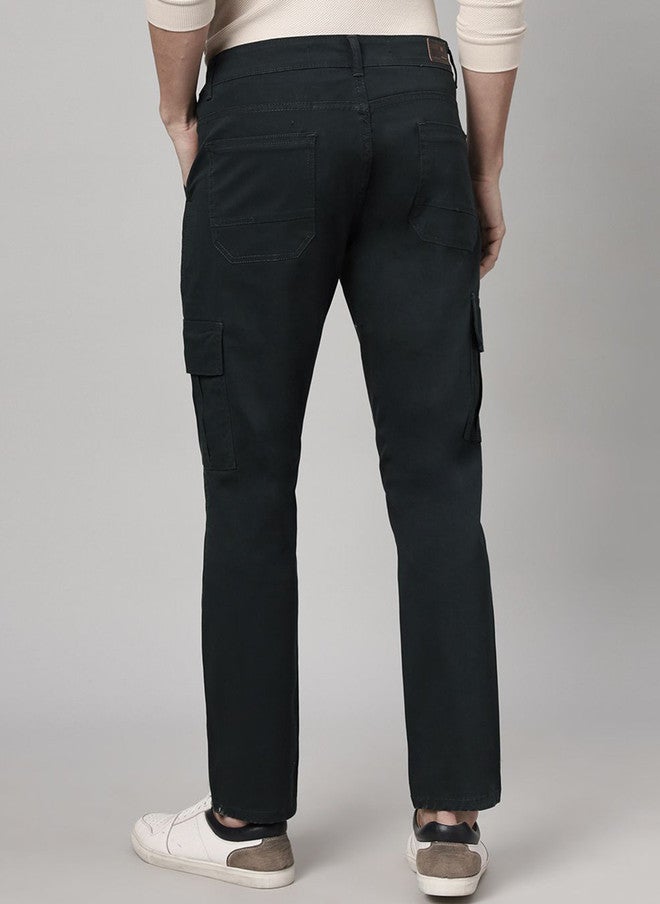 Hence Men Relaxed Mid-Rise Easy Wash Cotton Cargos in Black - Image 3